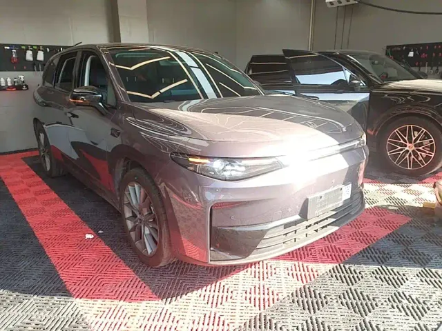 Leapmotor C10 — Фото автомобиля 3