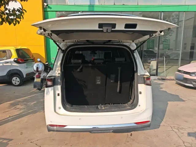 Wuling Jiachen — Фото автомобиля 18