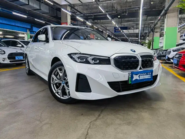 BMW i3 — Фото автомобиля 3