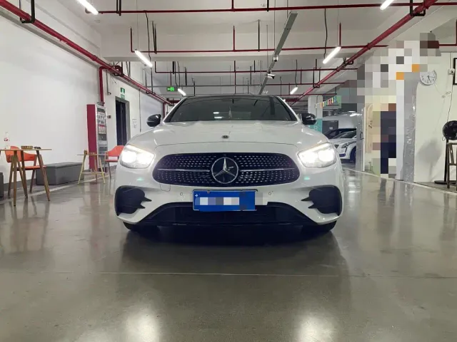 Mercedes-Benz E-Class — Фото автомобиля 2