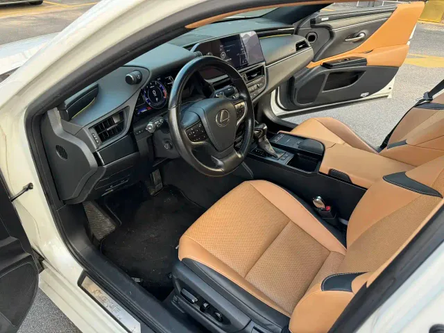 Lexus ES — Фото автомобиля 10