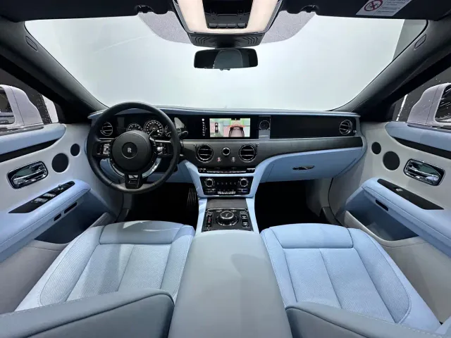 Rolls-Royce Ghost — Фото автомобиля 16