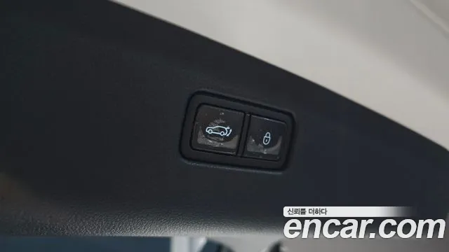 Genesis GV70 — Фото автомобиля 16