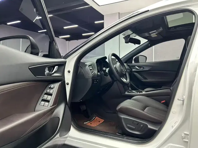 Mazda CX-4 — Фото автомобиля 10