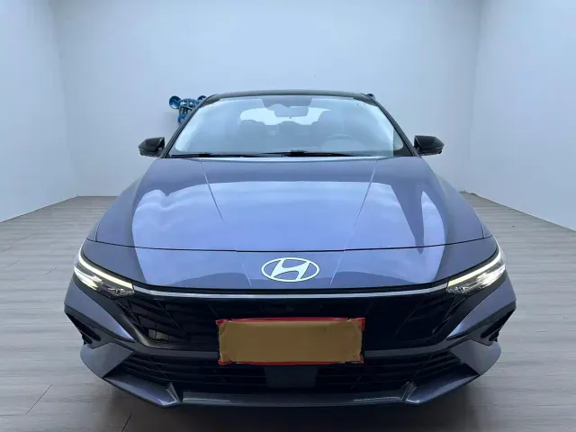 Hyundai Elantra — Фото автомобиля 3