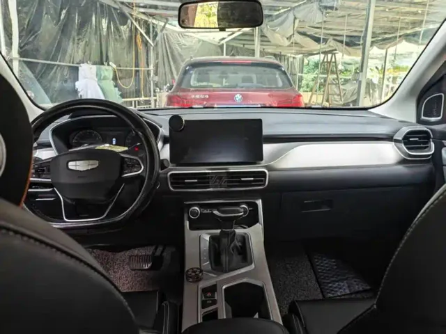 Geely Binyue — Фото автомобиля 6