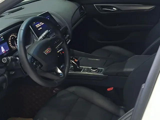 Cadillac CT5 — Фото автомобиля 4