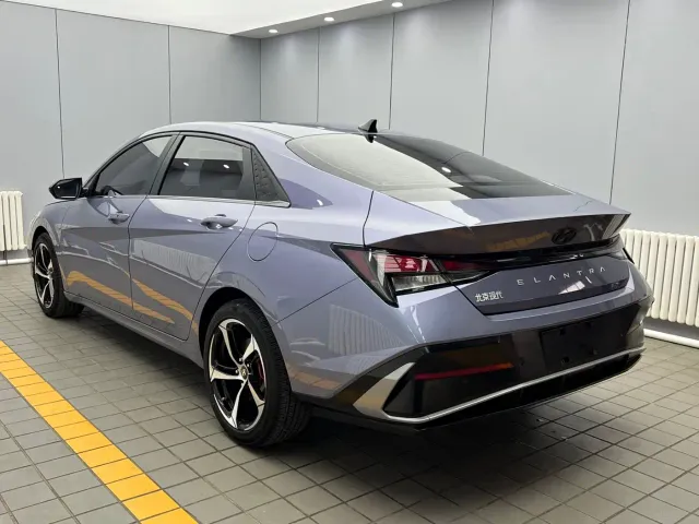 Hyundai Elantra — Фото автомобиля 4