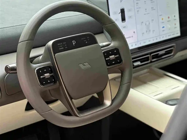 Li Auto MEGA — Фото автомобиля 11
