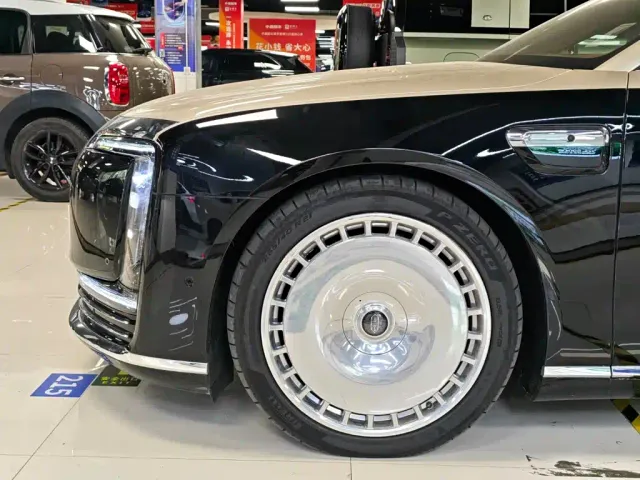 Zunjie Zunjie S800 2025 Model Extended Range Starlight Executive Edition 4-seater — Фото автомобиля 3