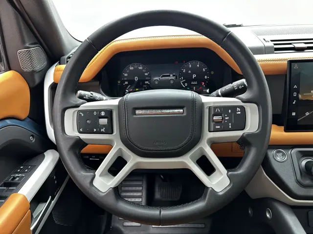 Land Rover Defender — Фото автомобиля 14