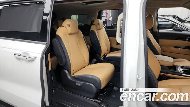 Kia Canival Carnival 4 поколение Дизель 9 мест Signature — Фото автомобиля 12