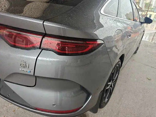 BYD Qin L — Фото автомобиля 7