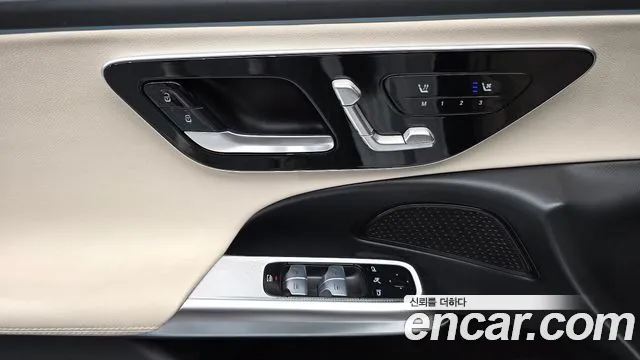Mercedes-Benz E-Class — Фото автомобиля 18