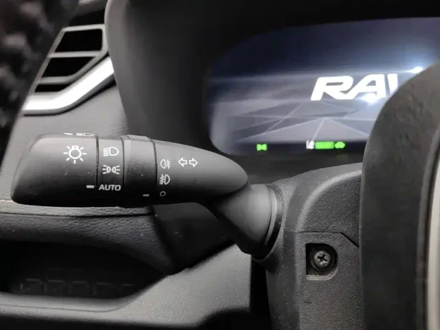 Toyota RAV4 — Фото автомобиля 21