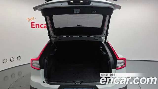 Volvo C40 C40 Recharge — Фото автомобиля 20