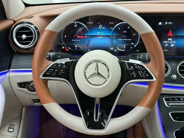 Mercedes-Benz E-Class — Фото автомобиля 28