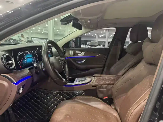 Mercedes-Benz E-Class — Фото автомобиля 10