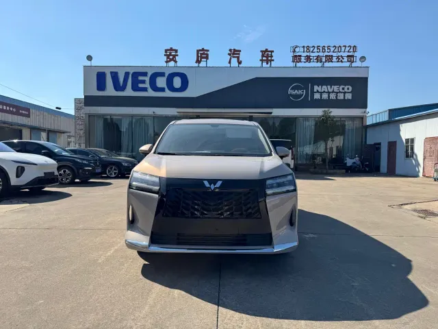 Фотография автомобиля — Wuling Starlight 730