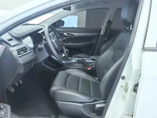 Geely Emgrand — Фото автомобиля 9