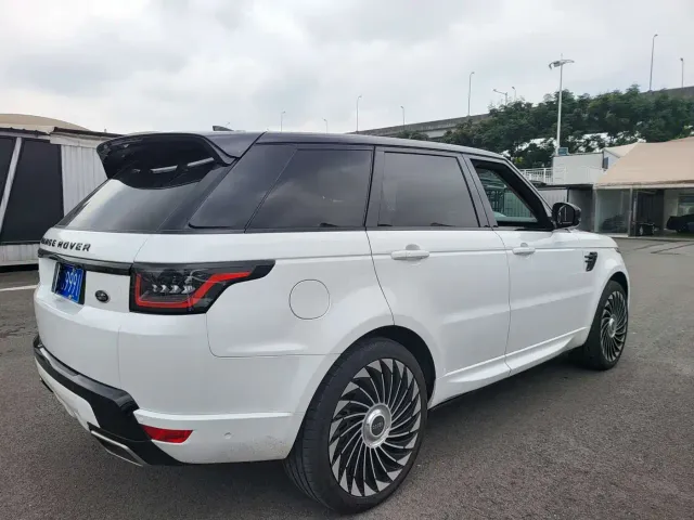 Land Rover Range Rover Sport — Фото автомобиля 11
