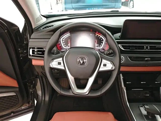 Changan CS75 — Фото автомобиля 10