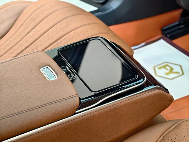 Mercedes-Benz S-Class — Фото автомобиля 14