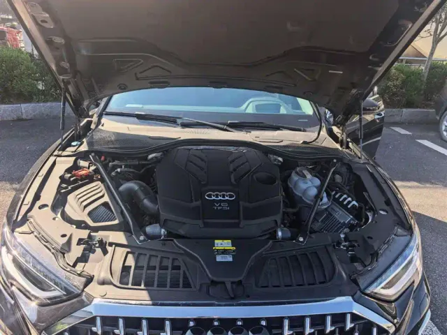 Audi A8 — Фото автомобиля 10