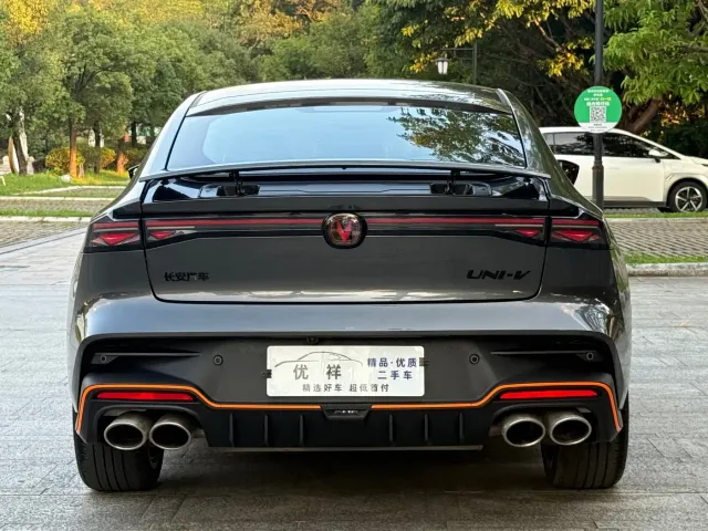 Changan UNI-V — Фото автомобиля 16