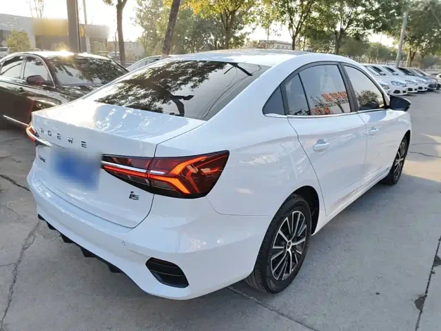 Roewe i5 — Фото автомобиля 6