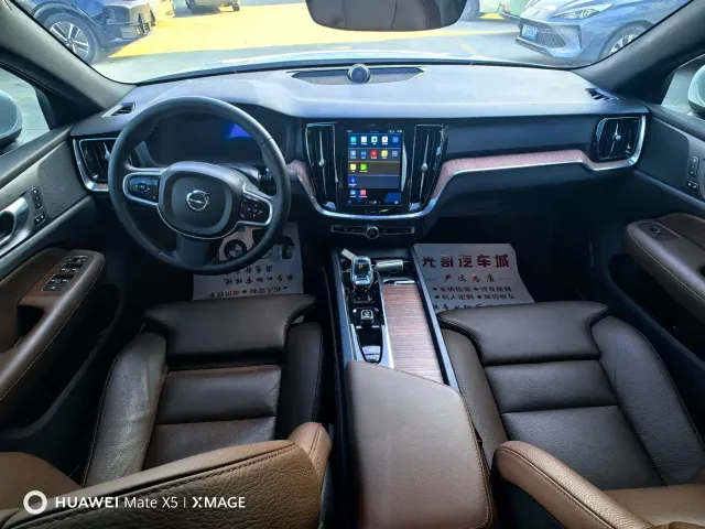 Volvo S60 — Фото автомобиля 6