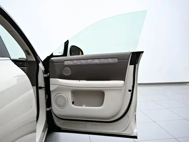 IM Motors LS6 — Фото автомобиля 22