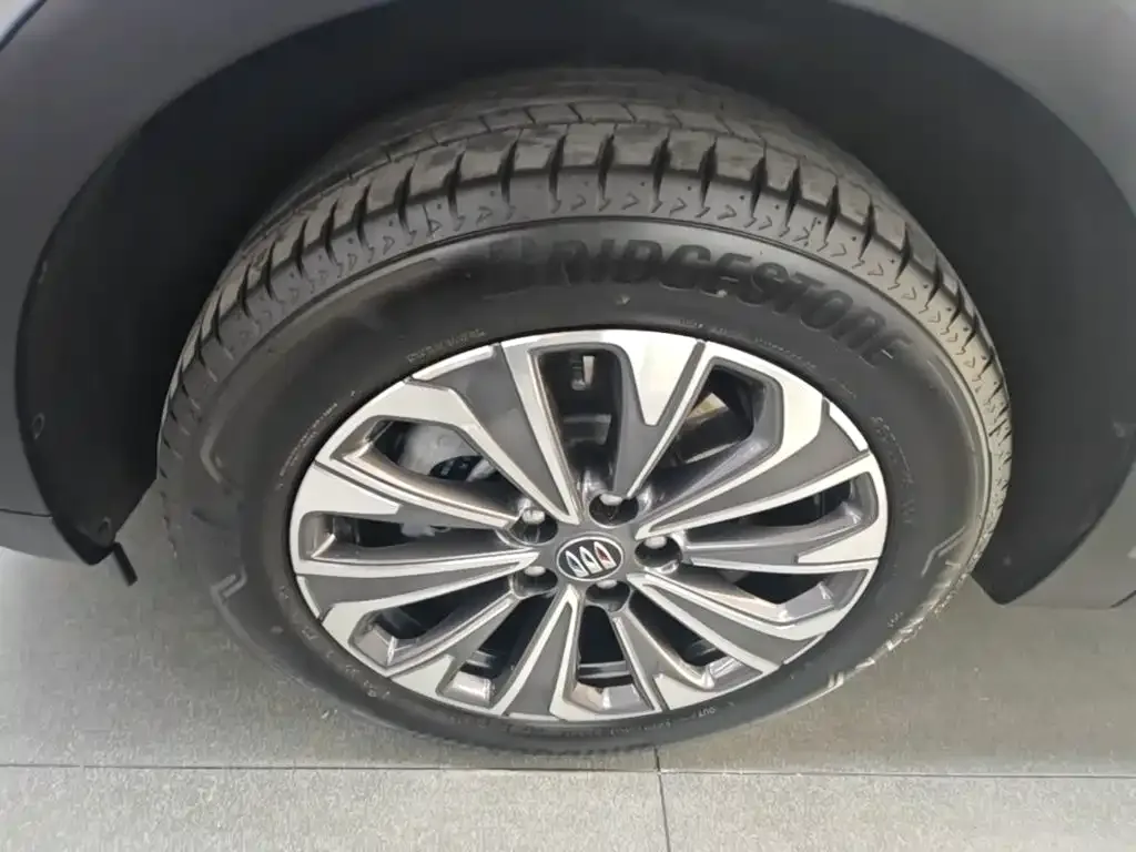 Buick Envision Plus 2025 Enclave Plus 28T 2WD Platinum Edition — Фото автомобиля 22