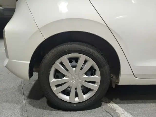 Honda Fit — Фото автомобиля 17