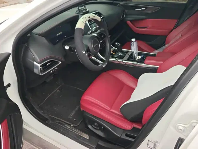 Jaguar XEL — Фото автомобиля 9