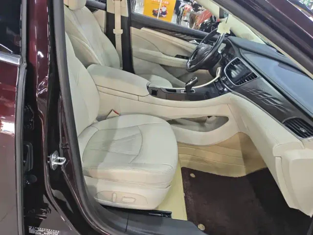 Buick LaCrosse — Фото автомобиля 8