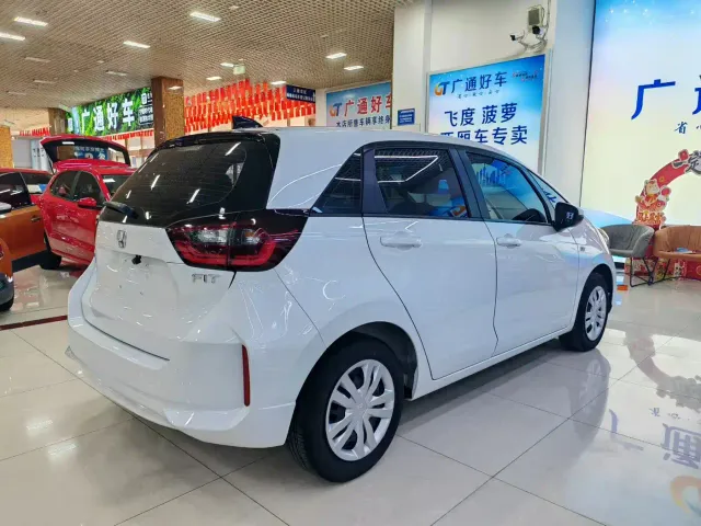 Honda Fit — Фото автомобиля 8