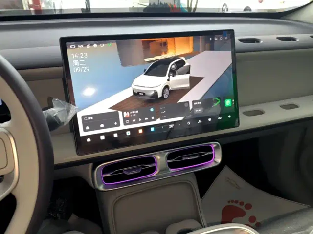 Leapmotor B10 — Фото автомобиля 12