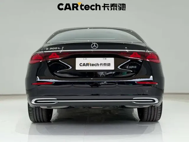Mercedes-Benz E-Class — Фото автомобиля 11