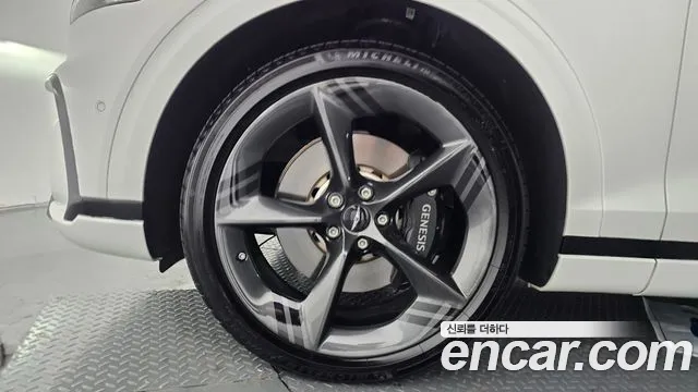 Genesis GV70 — Фото автомобиля 5