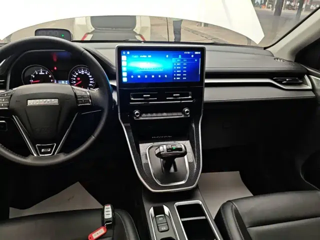 Haval M6 — Фото автомобиля 12