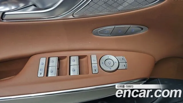 Genesis GV70 — Фото автомобиля 28