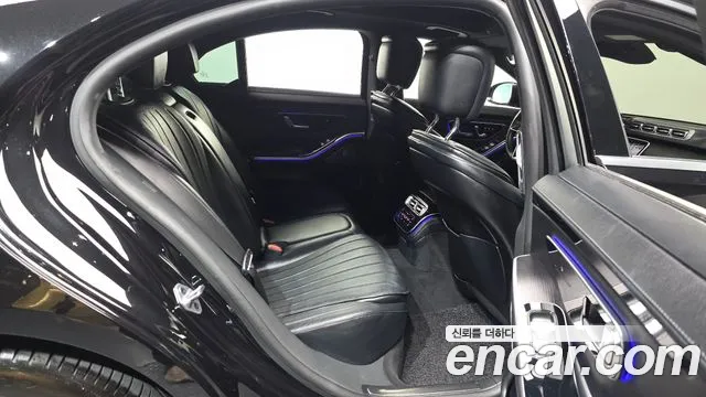 Mercedes-Benz S-Class — Фото автомобиля 12