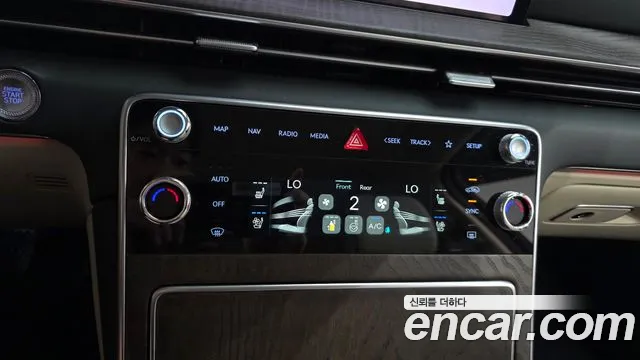 Genesis GV80 — Фото автомобиля 16