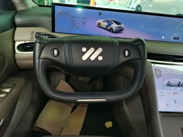 IM Motors L6 — Фото автомобиля 10