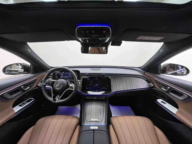 Mercedes-Benz E-Class — Фото автомобиля 17