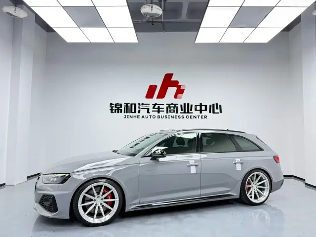 Audi RS 4 — Фото автомобиля 5