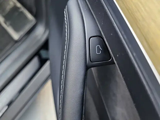 Tesla Model Y — Фото автомобиля 20