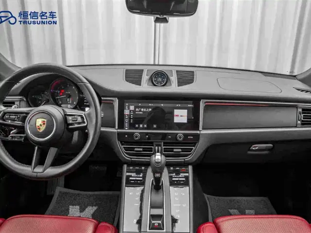 Porsche Macan — Фото автомобиля 13