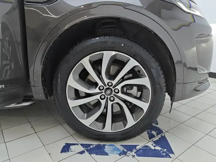 Land Rover Discovery Sport 2022 249PS Metropolis Edition 5-Seater — Фото автомобиля 6